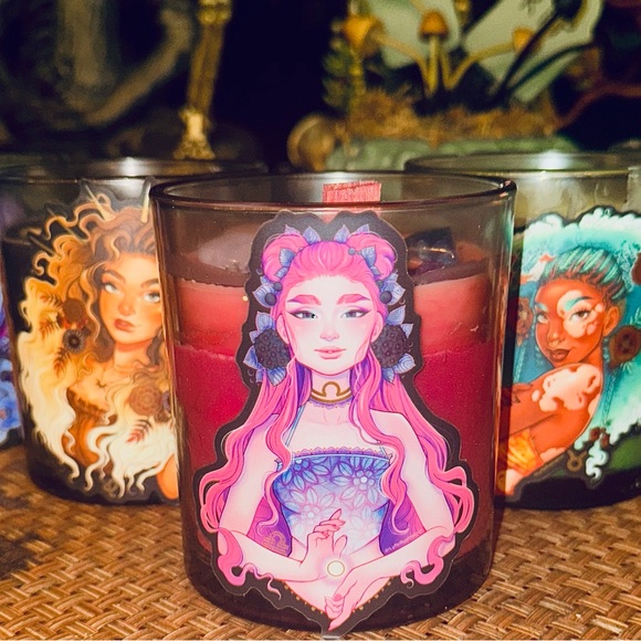 Libra ♎️ Crystal Candle - Picture 3 of 10
